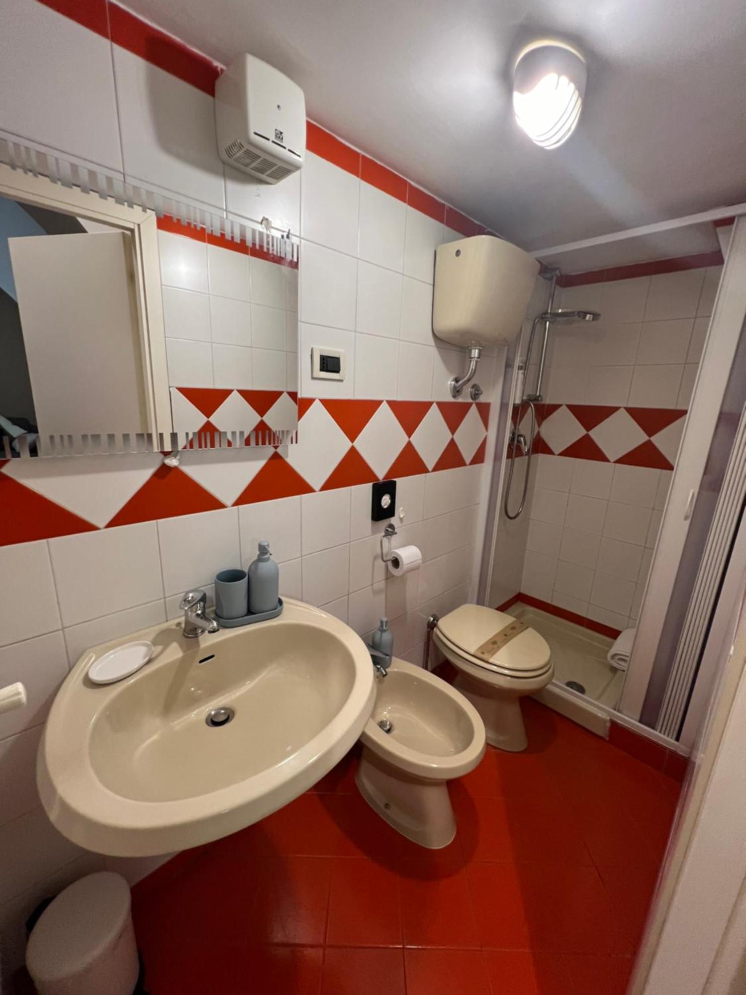 Planny Guest House - Castro Pretorio By Ghor Рим Екстериор снимка